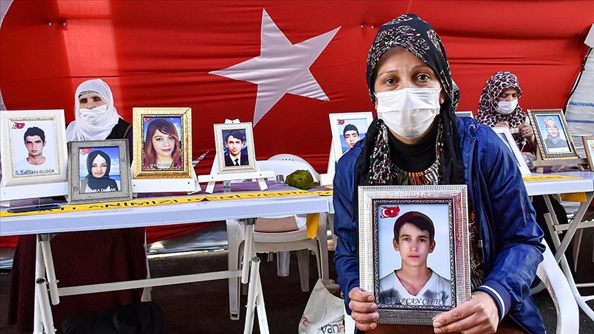 Diyarbakır anneleri evlatlarına 'teslim ol' çağrısı yaptı
