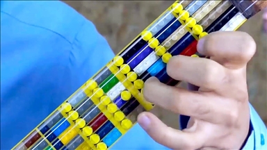 'Gitar lego' buatan akademisi Turki raih juara dalam kompetisi internasional