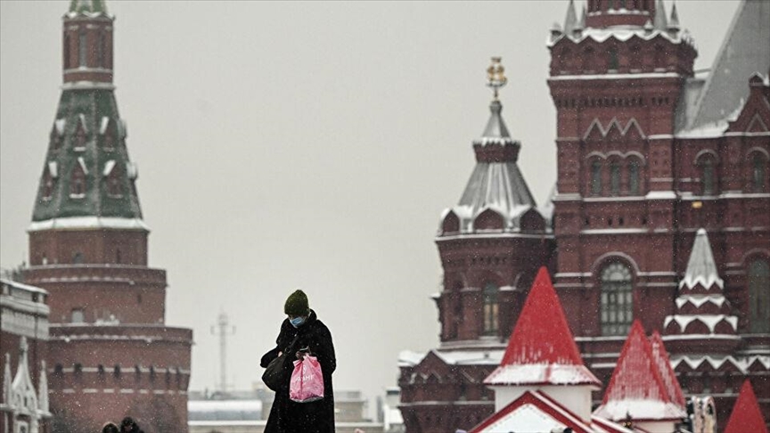 Коронавирус в РФ: число летальных исходов приблизилось к 92,5 тыс.