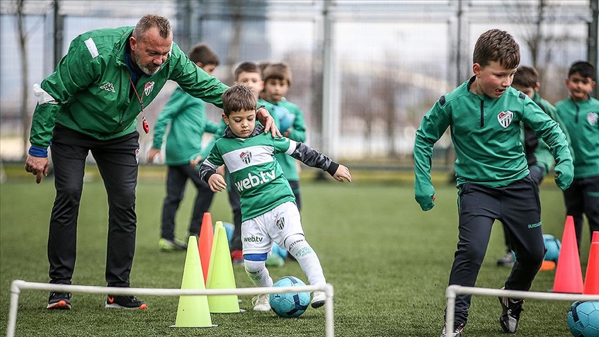 turk futbolunun besinci sampiyonu