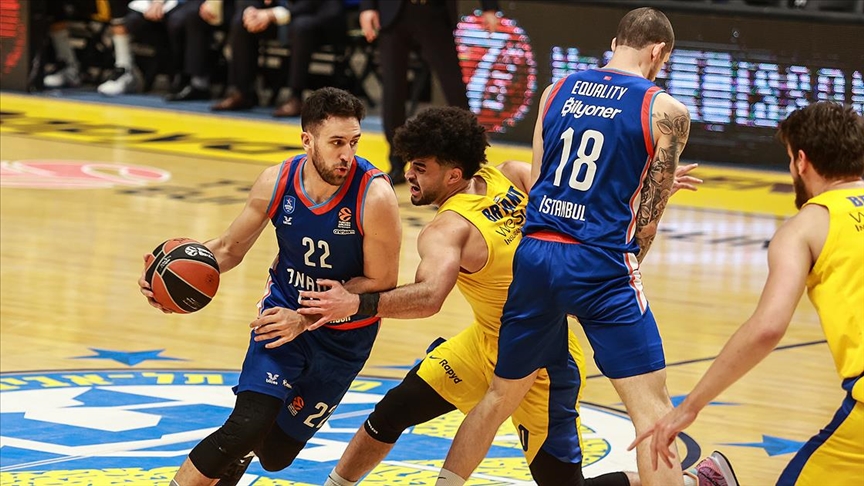 Anadolu Efes'ten THY Avrupa Ligi'nde üst üste 8. galibiyet