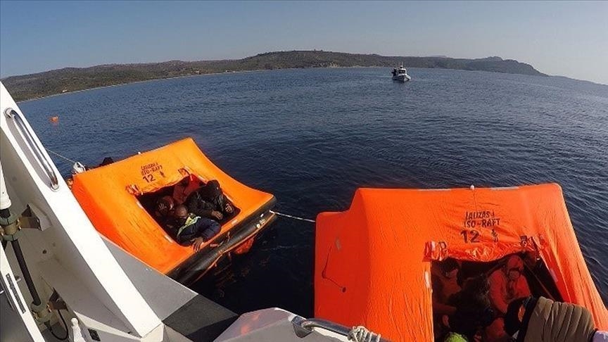 خفر السواحل التركي ينقذ 33 مهاجرا غير نظامي