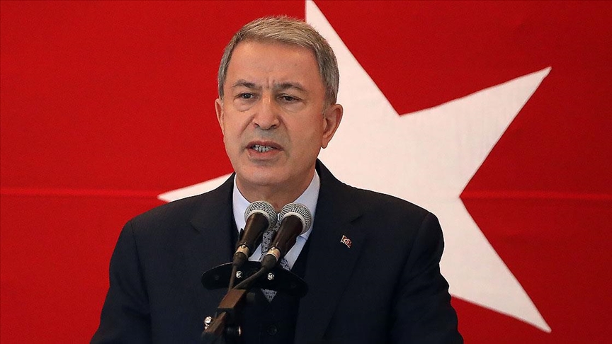 Bakan Akar: Dün kanının son damlasına kadar çarpışan Mehmetçik bugün de aynı ruhla mücadelesini sürdürüyor