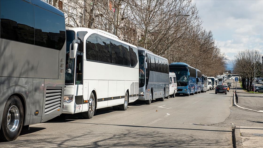 Podgorica: Protestna vožnja autobuskih prevoznika zbog negativnog uticaja epidemioloških mjera