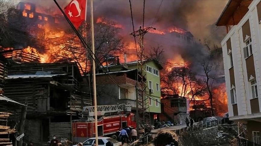 Fire ravages village in northeastern Turkey