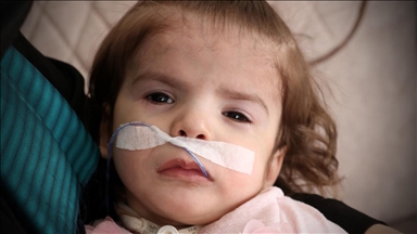 Sivaslı annenin tek isteği hasta kızının sesini duymak