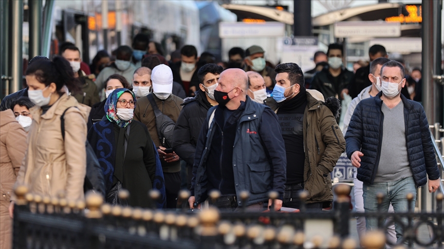 'Kovid-19 tedbirlerine daha fazla uyulursa bahar ve yaz ayları rahat geçirilebilecek' uyarısı