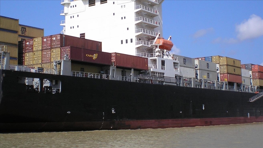 Panamanian-flagged cargo ship runs aground in NW Turkey