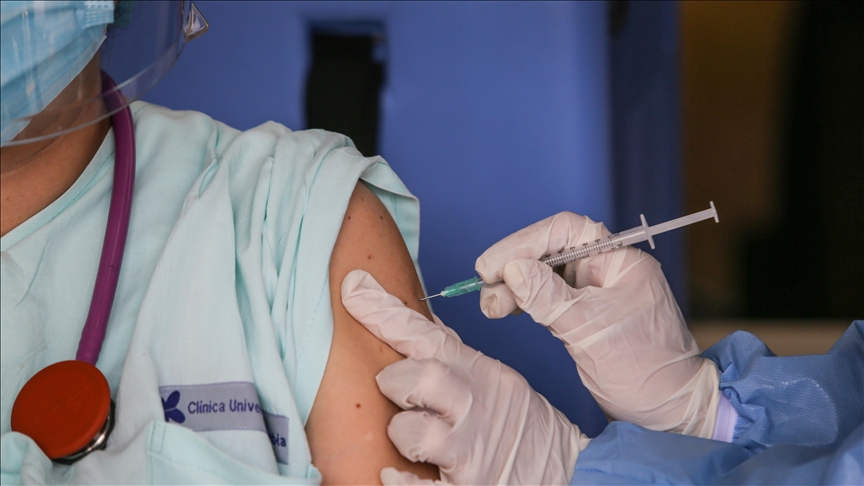 Universidad de Oxford asegura que las vacunas actuales funcionan contra la cepa brasileña del coronavirus