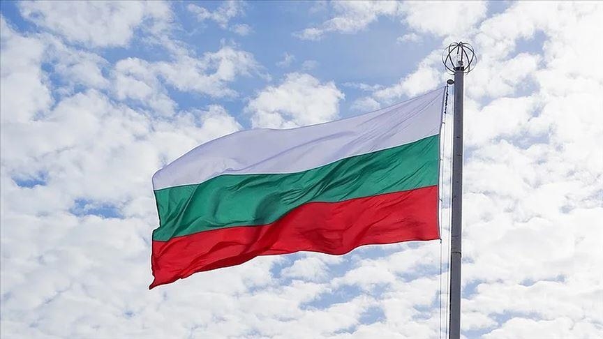 Bulgaria detains 6 on espionage for Russia