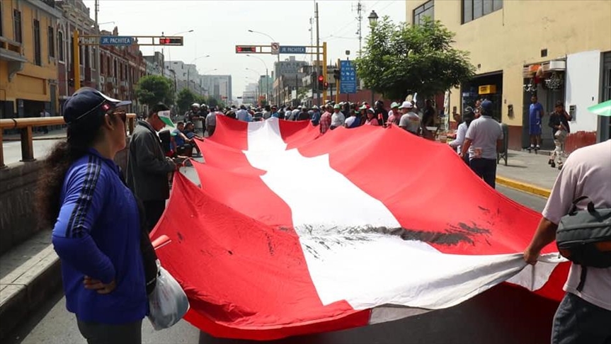 Tras acuerdo con el Gobierno, termina huelga de trasportadores en Perú