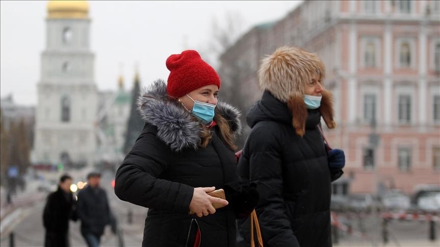 В Украине выявили более 15 тыс. новых случаев заражения COVID-19