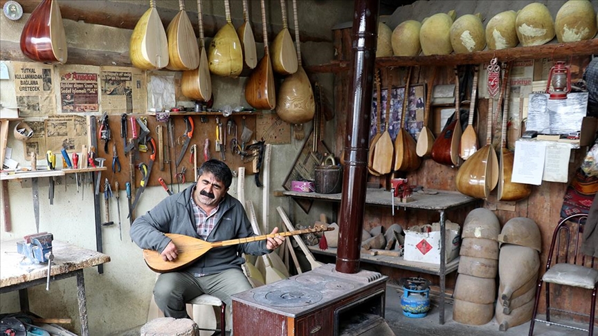 sivasli baglama ustasi asik veysel in