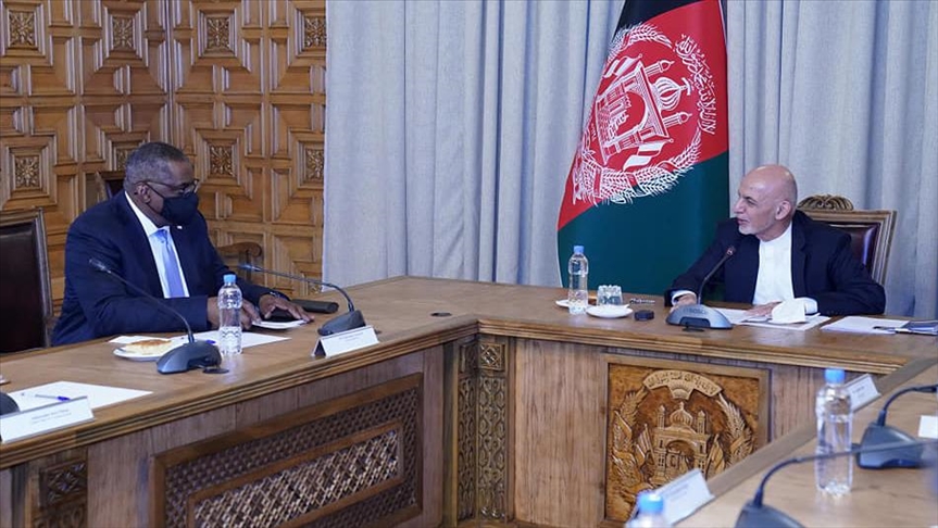 El secretario de Defensa de Estados Unidos se reunió con el presidente afgano en Kabul