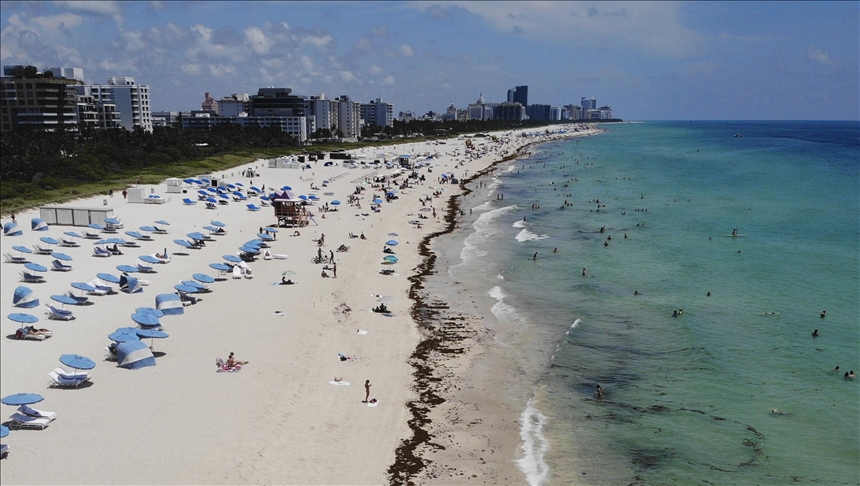 SAD: U Miami Beachu proglašena vanredna situacija zbog velikog broja ljudi u gradu