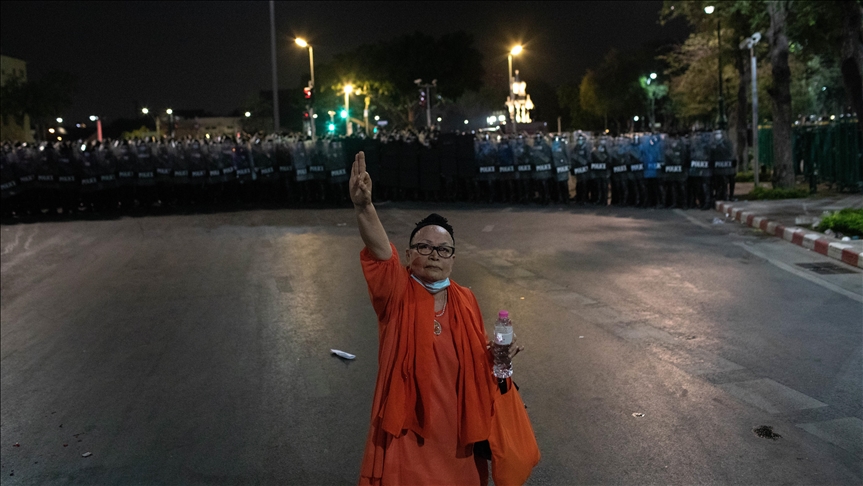 Protestas antigubernamentales en Tailandia dejaron al menos 30 heridos