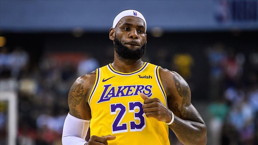LeBron James van terena zbog povrede