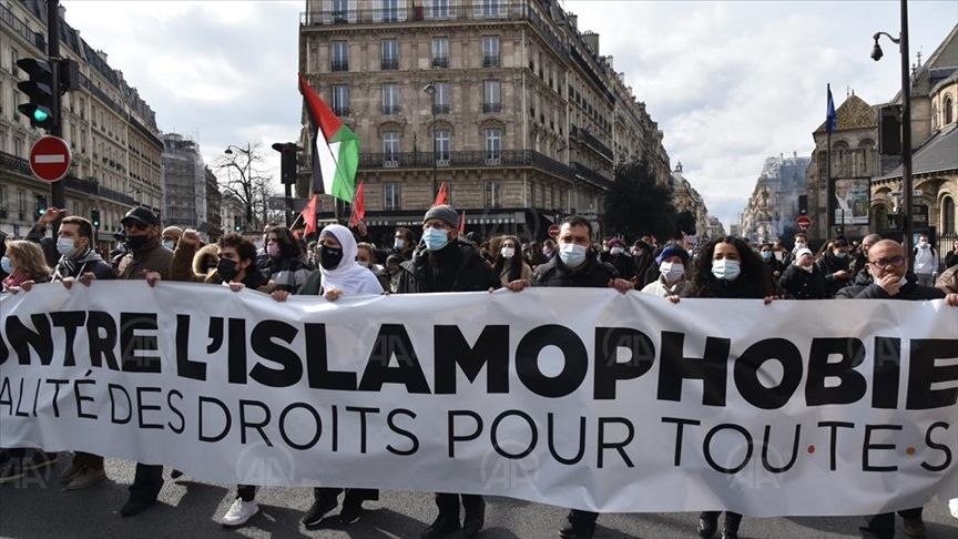 La France : les protestations contre la "loi séparatisme" se poursuivent