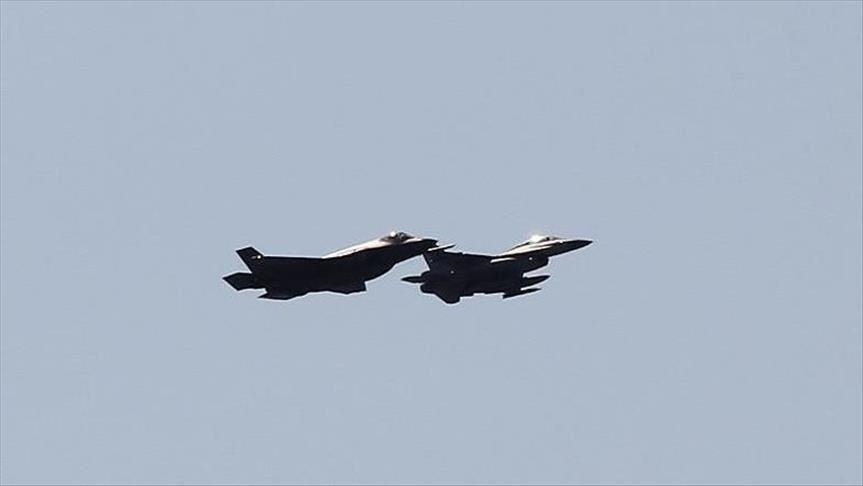 Taiwan: 2 fighter jets collide in midair, pilots eject