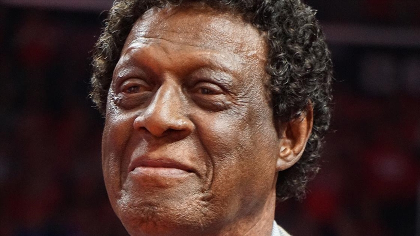 NBA'in efsane basketbolcularından Elgin Baylor yaşamını yitirdi