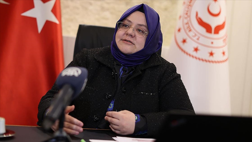 Bakan Selçuk: Çocuklarımıza dair en önemli ödevimiz onların sağlıklı ve güven dolu bir ortamda yetişmelerini sağlamak