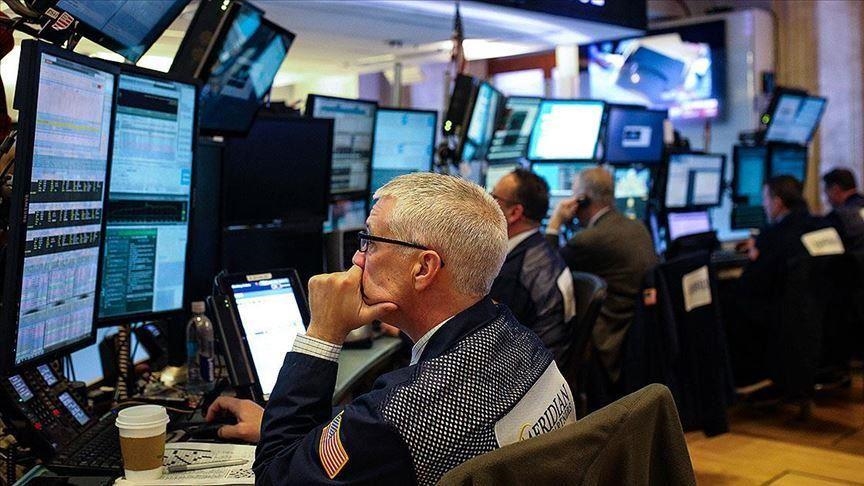 US: Nasdaq loses 2% with tech sell-off