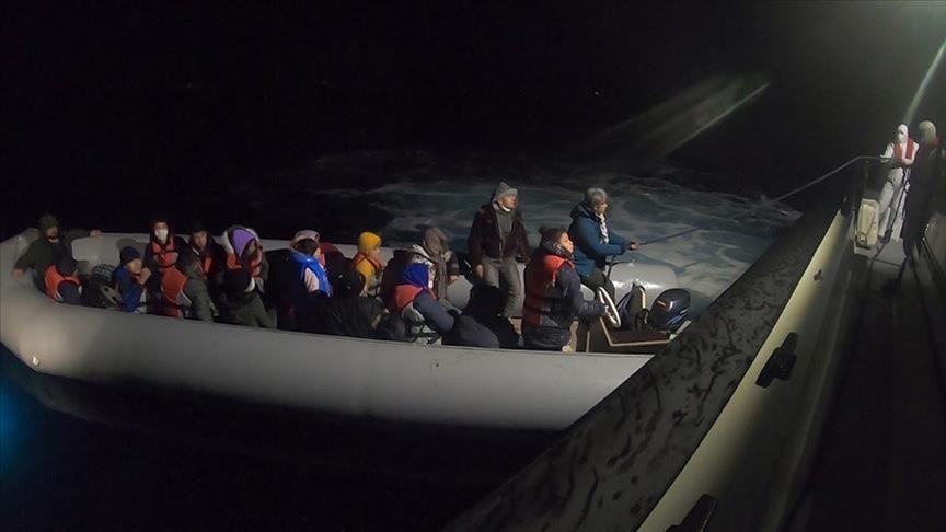 Turkey saved 450+ asylum seekers in Aegean over month