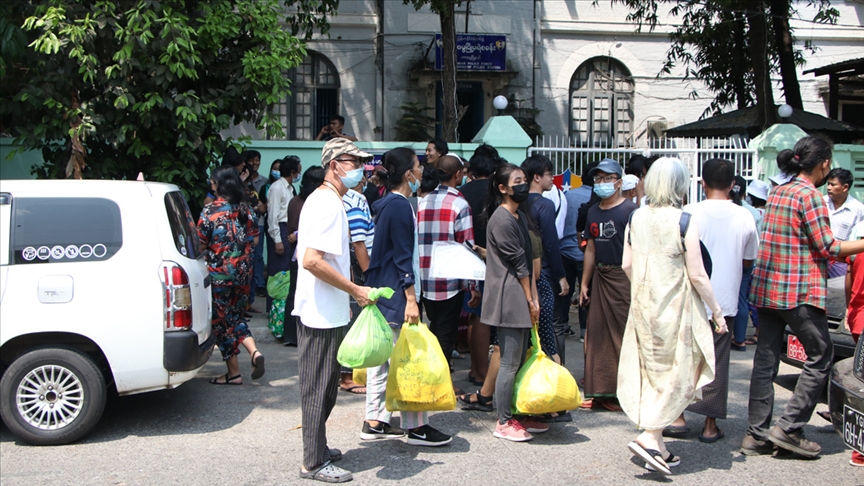 Myanmar'da darbe karşıtı gösterilerde gözaltına alınan 628 kişi serbest bırakıldı