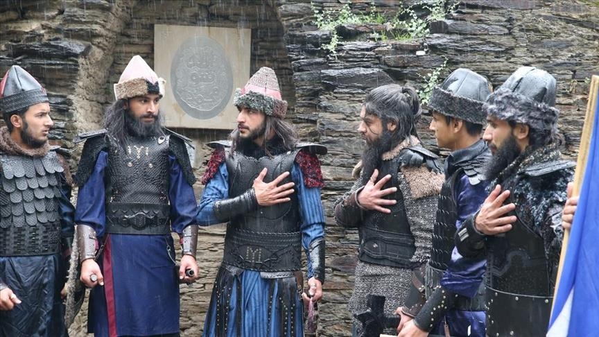 Pakistani teens replicate Turkish TV series' set