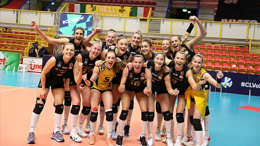 VakıfBank'ta CEV Şampiyonlar Ligi'nde finale çıkmanın sevinci yaşanıyor