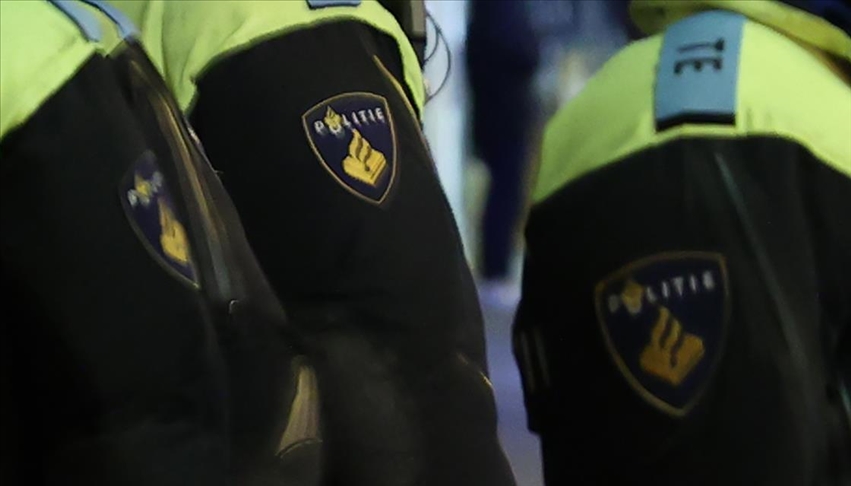 Hollanda polisinden ırkçı mesajlaşma: Bir Türk daha azaldı