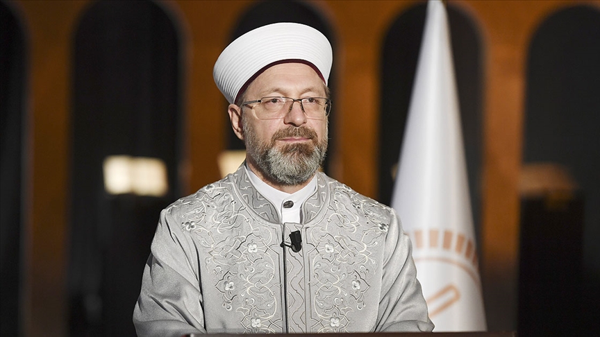 Diyanet İşleri Başkanı Erbaş: Çocuklarımızı, inançsızlığı pompalayan birtakım örgütlere kaptırmayalım