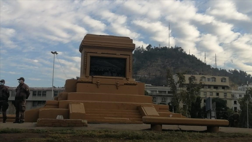 ¿Por qué la estatua del General Baquedano genera tanta división entre los chilenos?