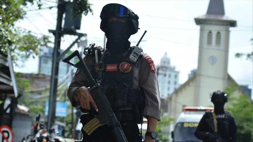 Polisi tangkap 13 terduga teroris pasca-bom bunuh diri di Makassar