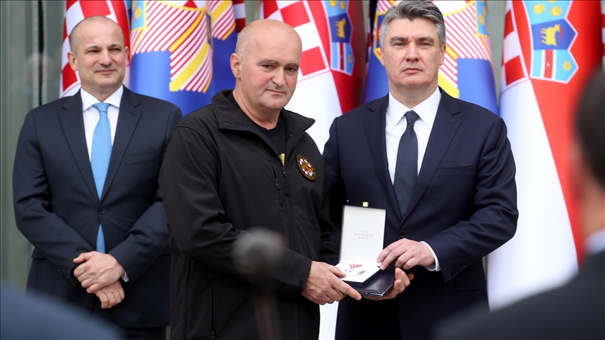 Hrvatska: Predsjednik Milanović odlikovao sudionike “Krvavog Uskrsa”