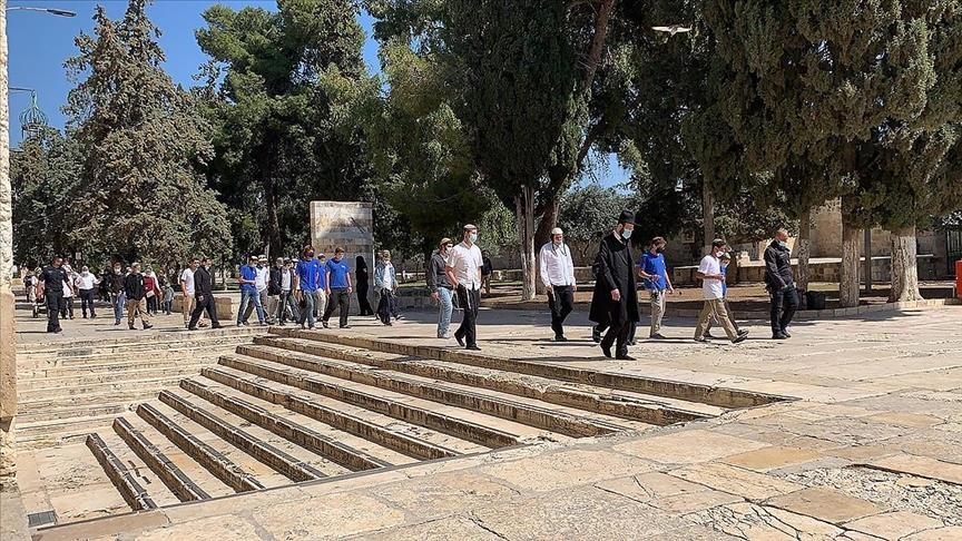 Hundreds of settlers storm Al-Aqsa complex for Passover