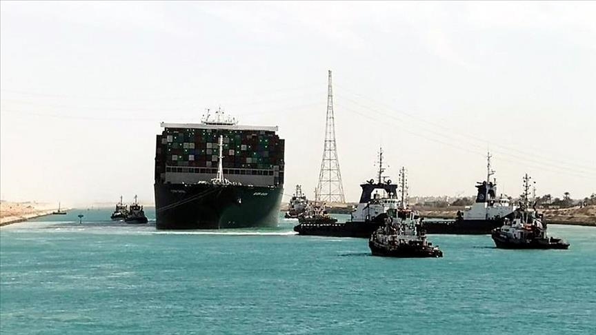 Trafic maritime stable dans le "Suez" malgré l'accumulation des navires des deux côtés du canal