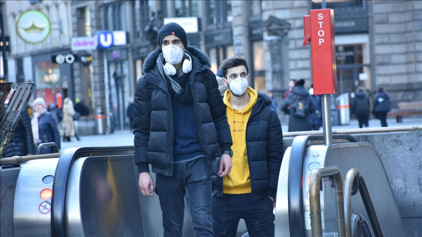 Austrija: U Beču prvi put na otvorenom obavezno nošenje maski