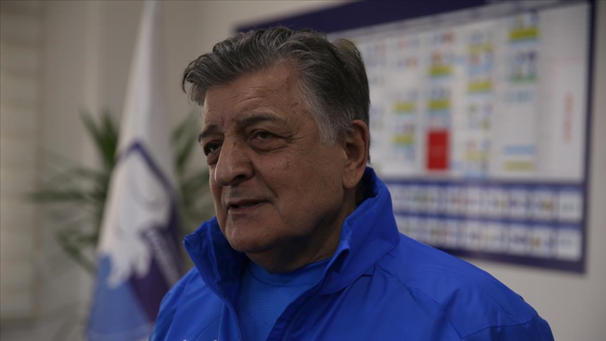 Yılmaz Vural, Büyükşehir Belediye Erzurumspor'u Süper Lig'de tutmanın hesaplarını yapıyor