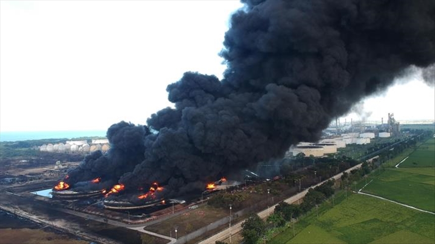 Dua dari empat tangki yang terbakar di kilang minyak Indramayu telah dipadamkan