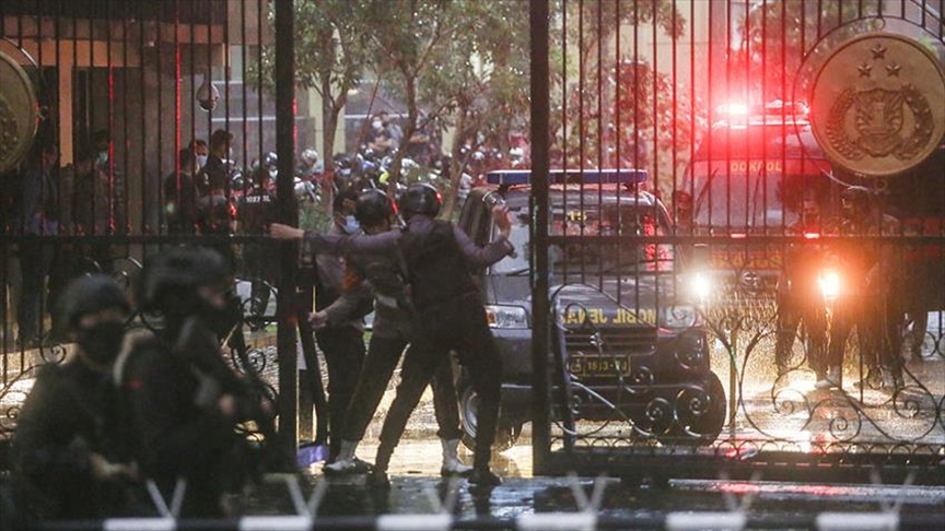 Frustran posible ataque terrorista en cuartel general de la Policía de Indonesia