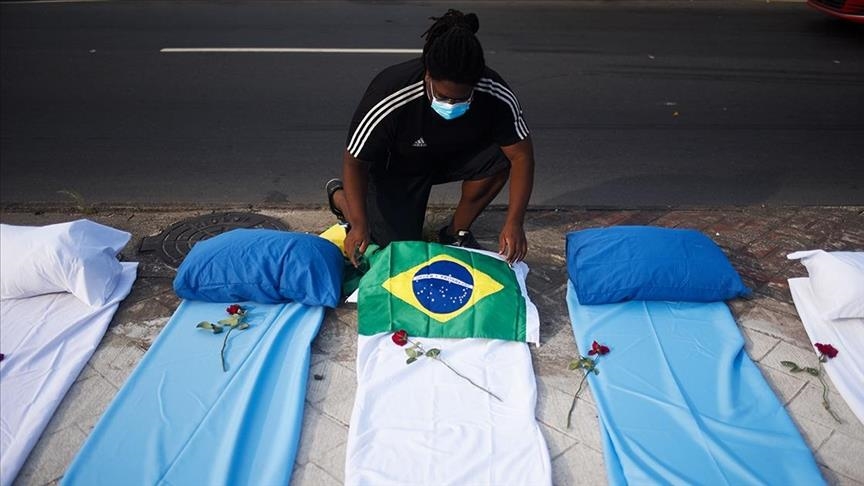 Brazil reports new single-day record in COVID-19 deaths