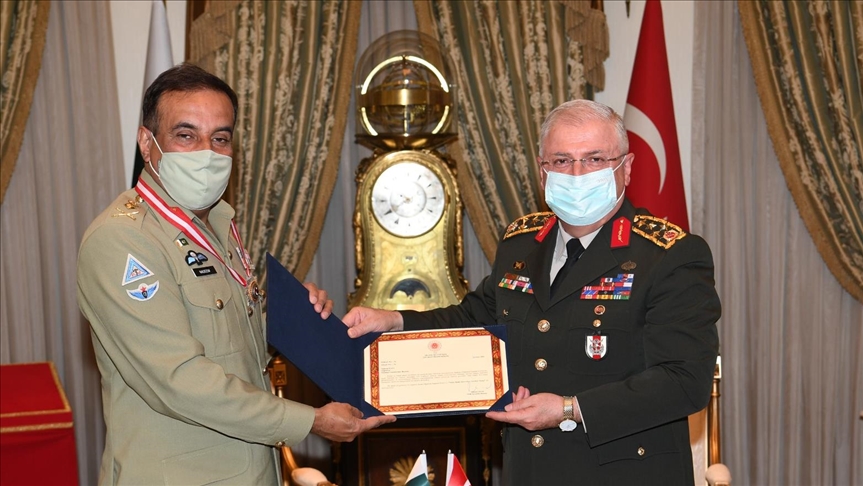 Top Pakistani general receives Turkish military award
