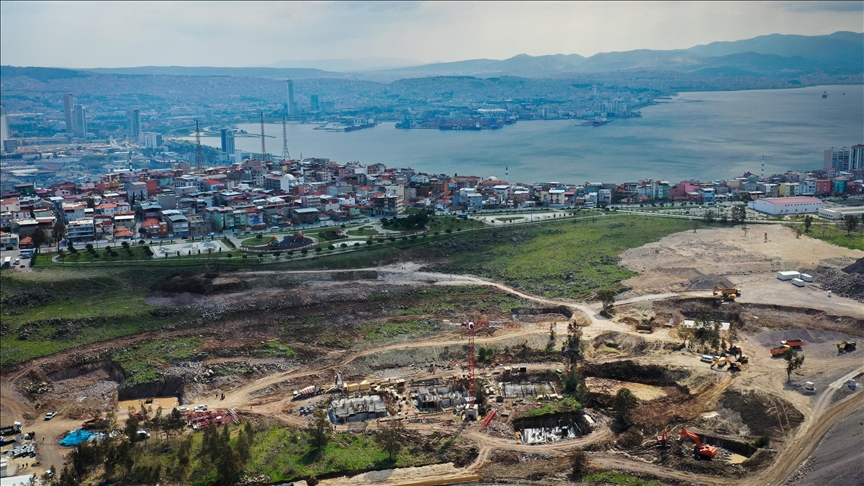 izmir de toki tarafindan depremzedeler icin yapilan konutlar yukselmeye basladi