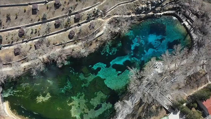 Sivas'ın 'doğal akvaryumu' Gökpınar Gölü her mevsim ziyaretçilerini ağırlıyor
