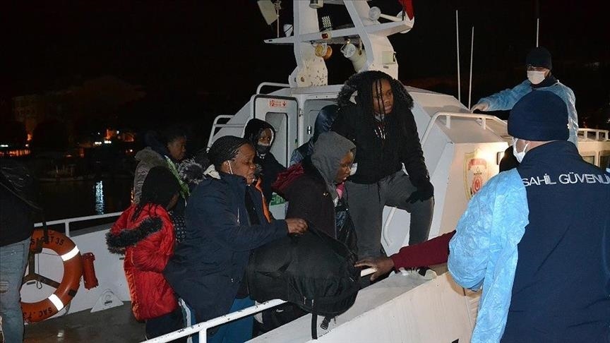 Turkey rescues 109 asylum seekers on faulty boat