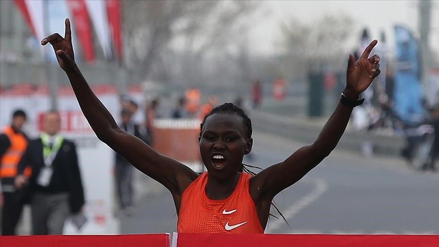 دونده زن کنیایی در دوی نیمه ماراتن استانبول رکورد جهانی را شکست
