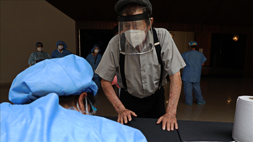 Gobierno de Perú no reporta en las listas oficiales a los fallecidos compatibles con COVID-19