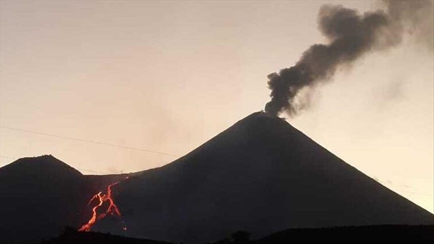 Flujos de lava del volcán de Pacaya, en Guatemala, están cada vez más cerca de las poblaciones aledañas