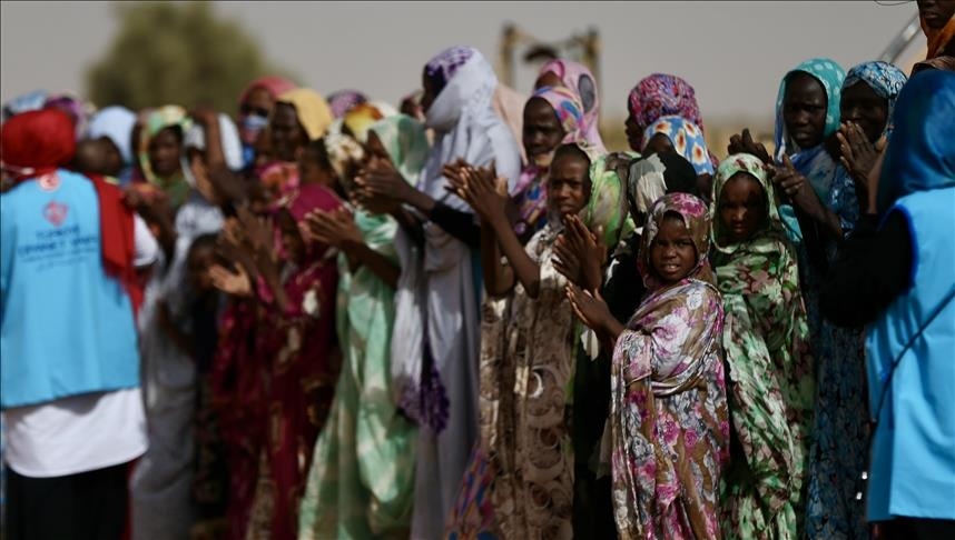 German-Turks cheer up Mauritanian children prior to Eid